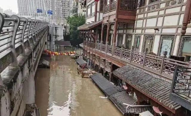 洪崖洞民俗风貌区_洪崖洞民俗风貌区简介_民俗风貌区洪崖洞的特点