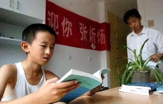 祖坟冒青烟的来历_祖坟冒青烟典故_祖坟冒青烟