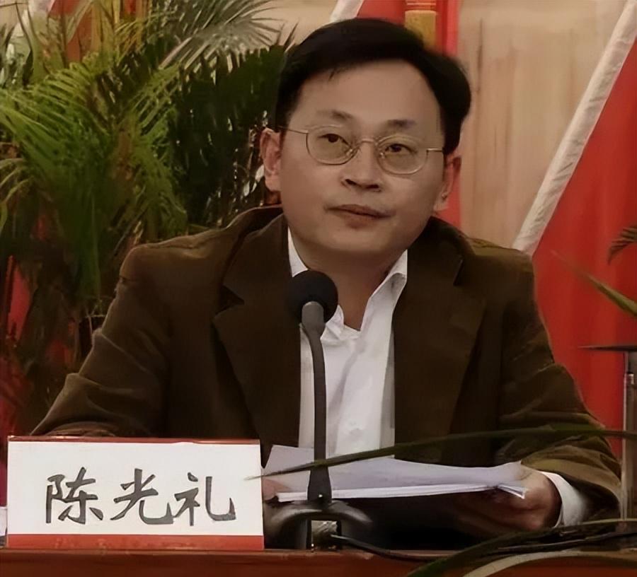 祖坟冒青烟_祖坟冒青烟是成语吗_古代祖坟冒青烟典故
