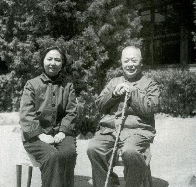 宝山革命烈士纪念馆_八宝山革命公墓礼堂_宝山革命烈士陵园