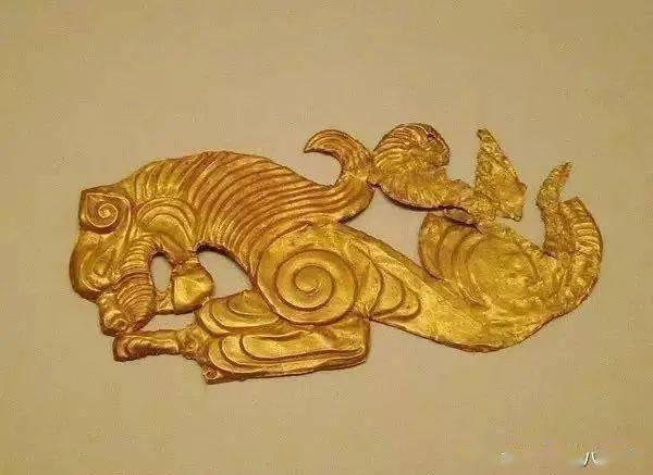 考古小河墓地_墓地小河出土文物图片_小河墓地出土