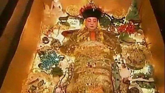 慈禧的棺椁_慈禧棺椁用的什么木_慈禧棺椁打开后的照片