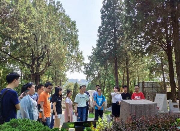 八宝山革命公墓参观感想_参观八宝山革命公墓_参观公墓宝山革命陵园感受