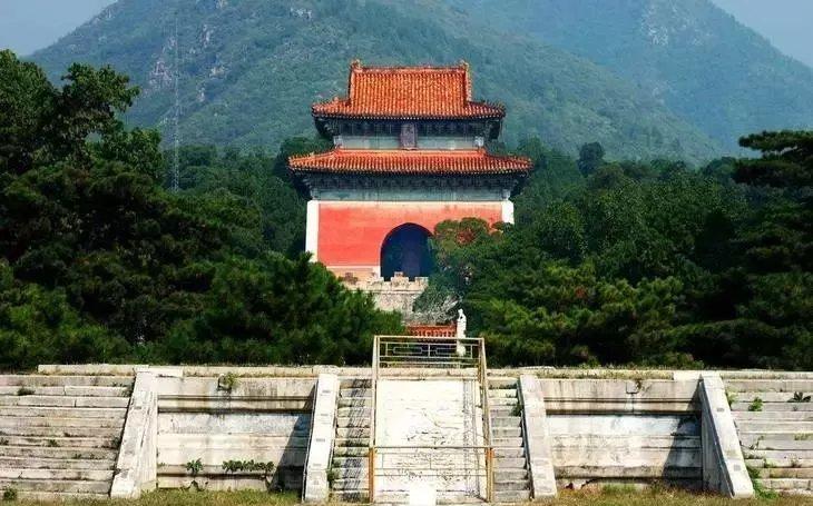 下葬时间_下葬时间有什么讲究或忌讳_下葬时间一般在什么时辰比较好