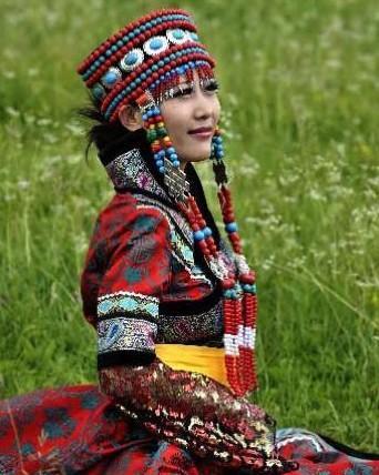 小河墓地出土_考古小河墓地_墓地小河出土的文物