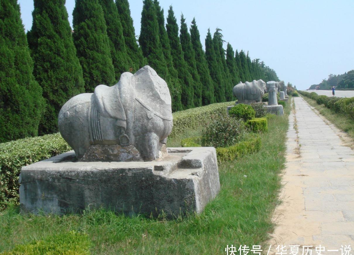 武则天墓碑为什么不刻字_武则天墓碑上共有几个字_武则天的墓碑