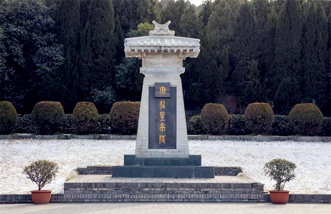 秦景公墓_秦景公墓有几个墓道_秦景公墓被盗了吗