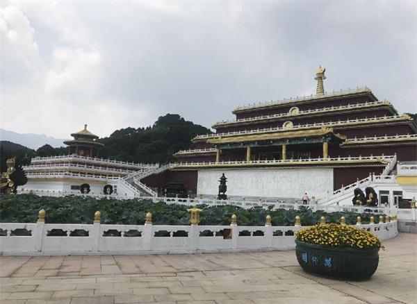 梦境园公墓_梦到公墓非常热闹_梦境墓地