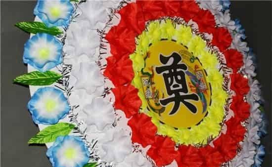 做梦梦到坟墓是_梦见坟墓是什么意思_梦坟墓什么意思