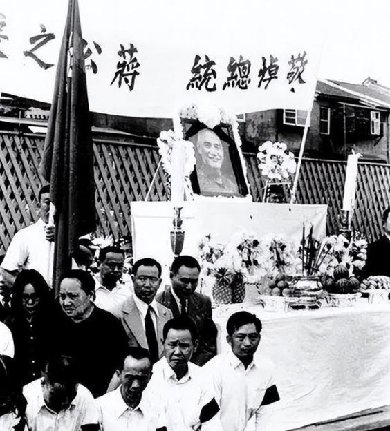 慈湖陵寝_慈湖陵寝卫兵_慈湖在哪