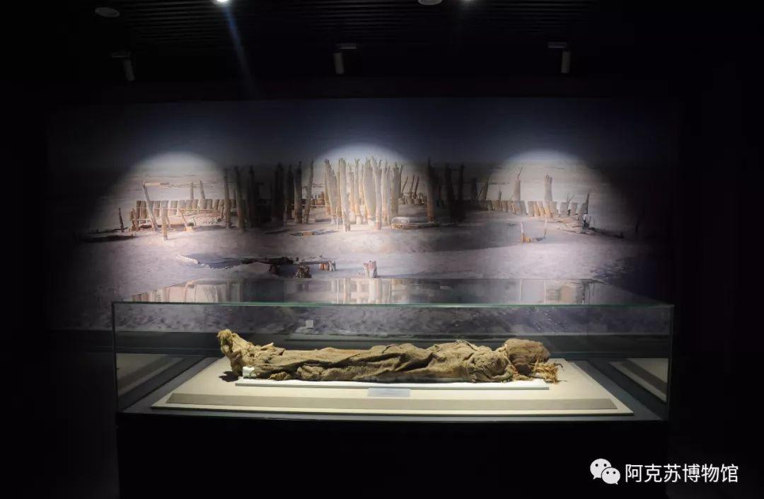 墓地小河出土图片_墓地小河出土文物图片_小河墓地出土