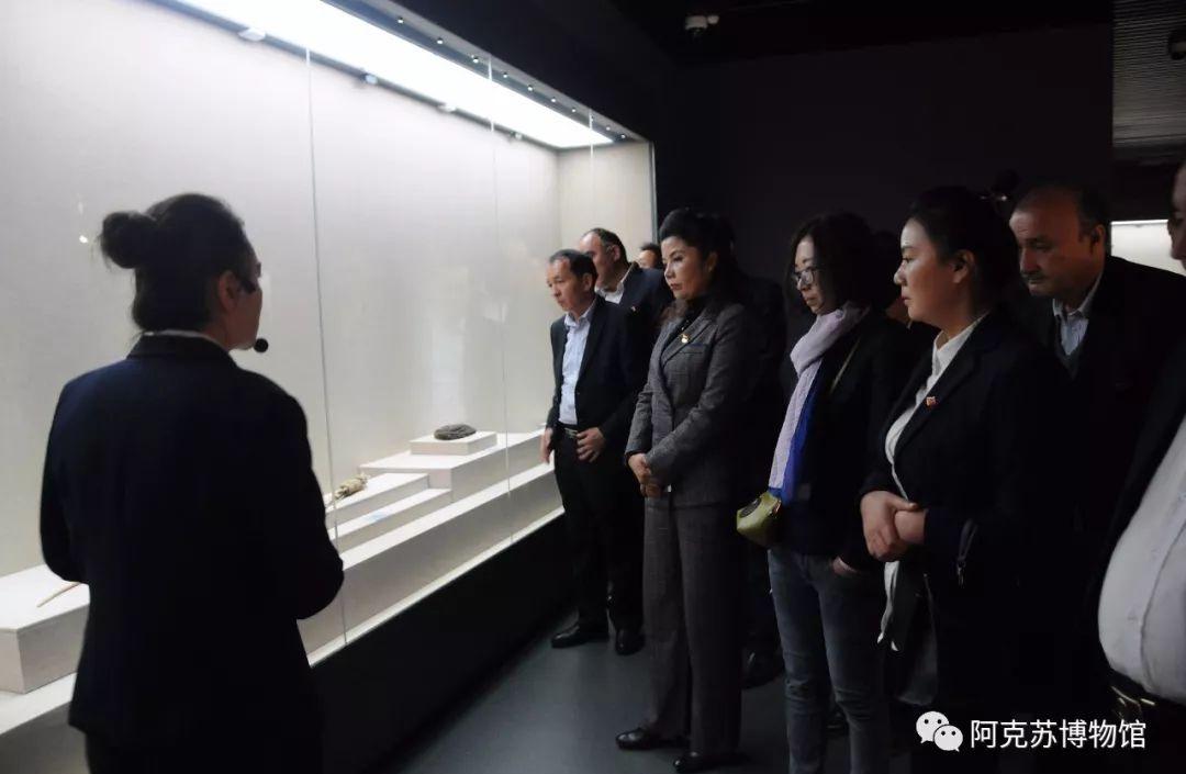 小河墓地出土_墓地小河出土图片_墓地小河出土文物图片