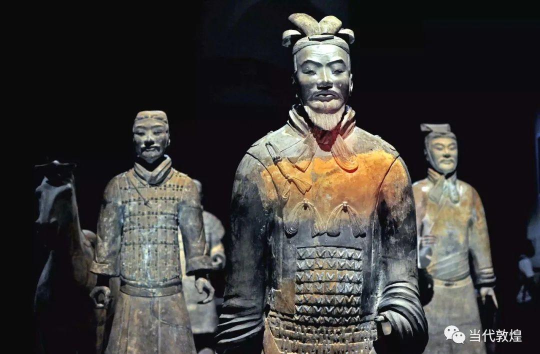 霍去病墓石雕群主像_群墓石雕霍去病图片大全_霍去病墓石雕群