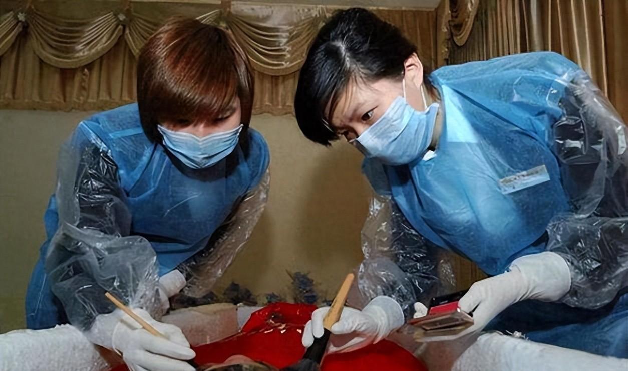 殡仪馆遗体化妆师_殡仪馆职场日常_殡仪馆注射尸体
